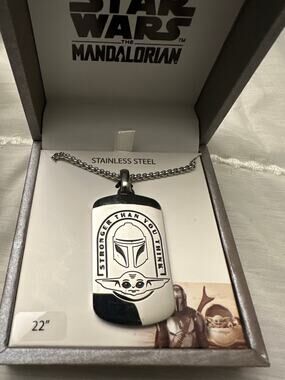 Mandalorian Necklace Star Wars NIB